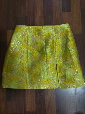 Women’s Showpo Shiny Green Floral Mini Shirt Size 4
